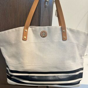 Tory Burch Theresa Tote in Cream and Navy